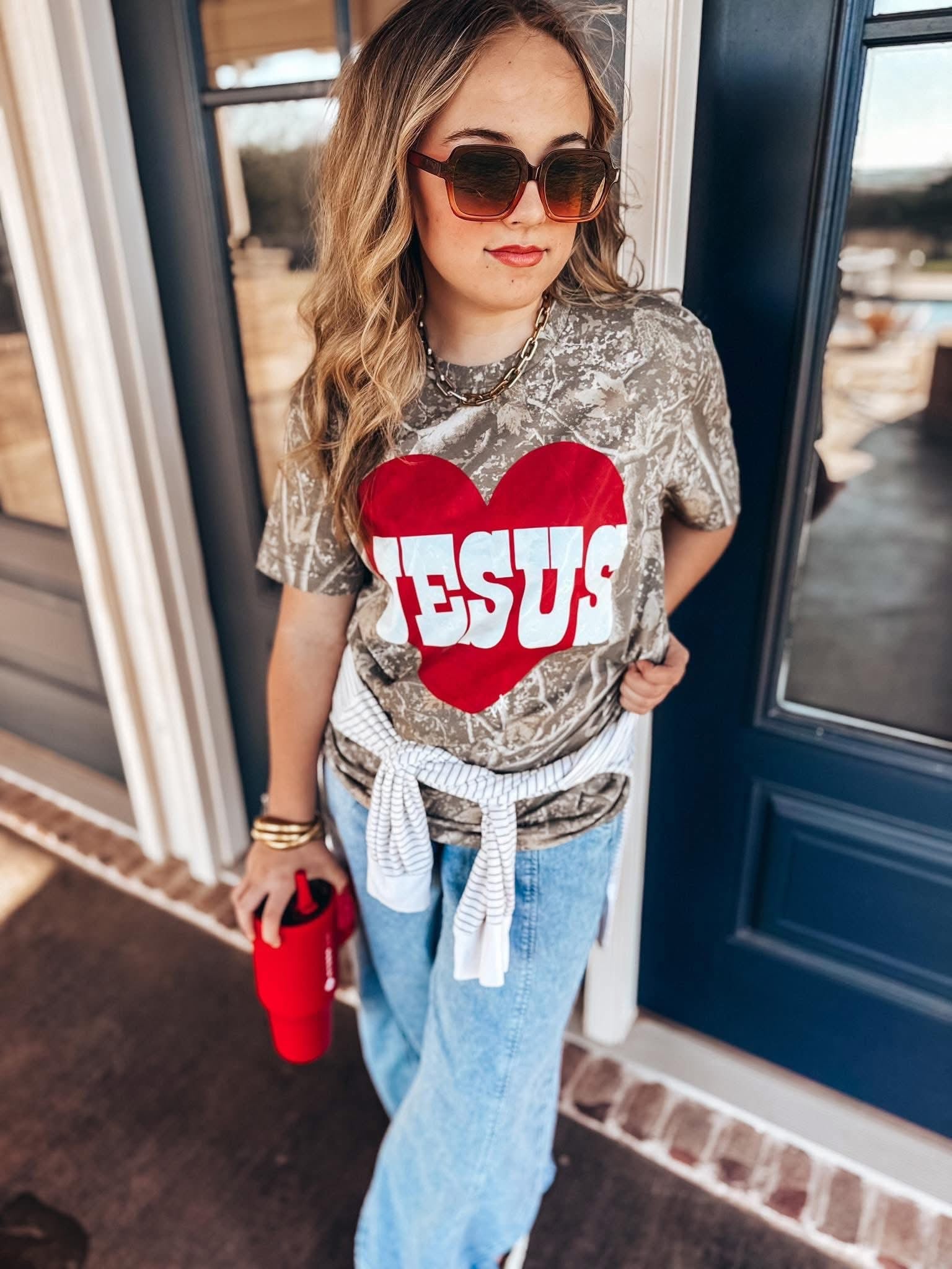 ❤️ JESUS Graphic Tee ❤️