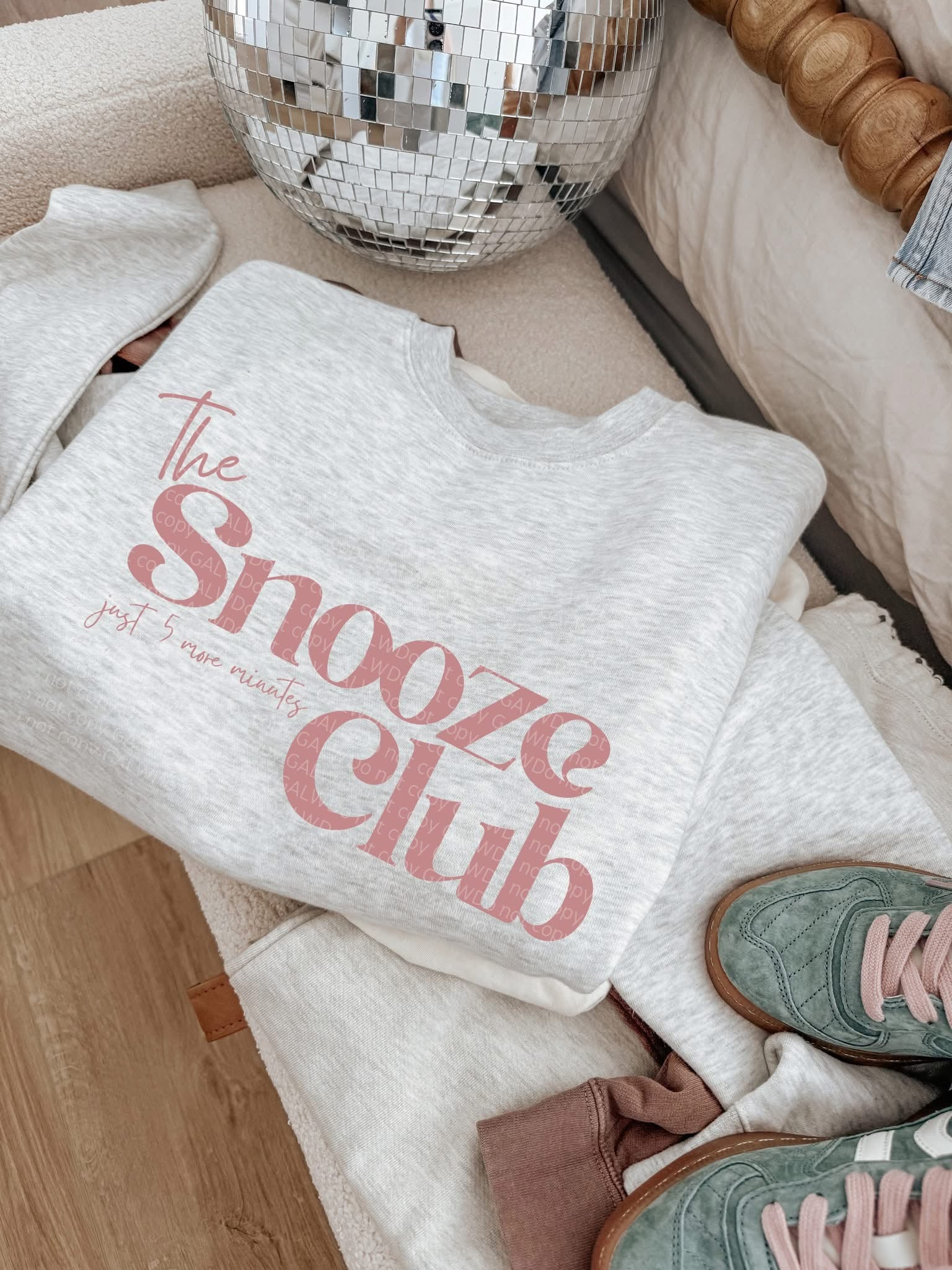 THE SNOOZE CLUB SWEATSHIRT