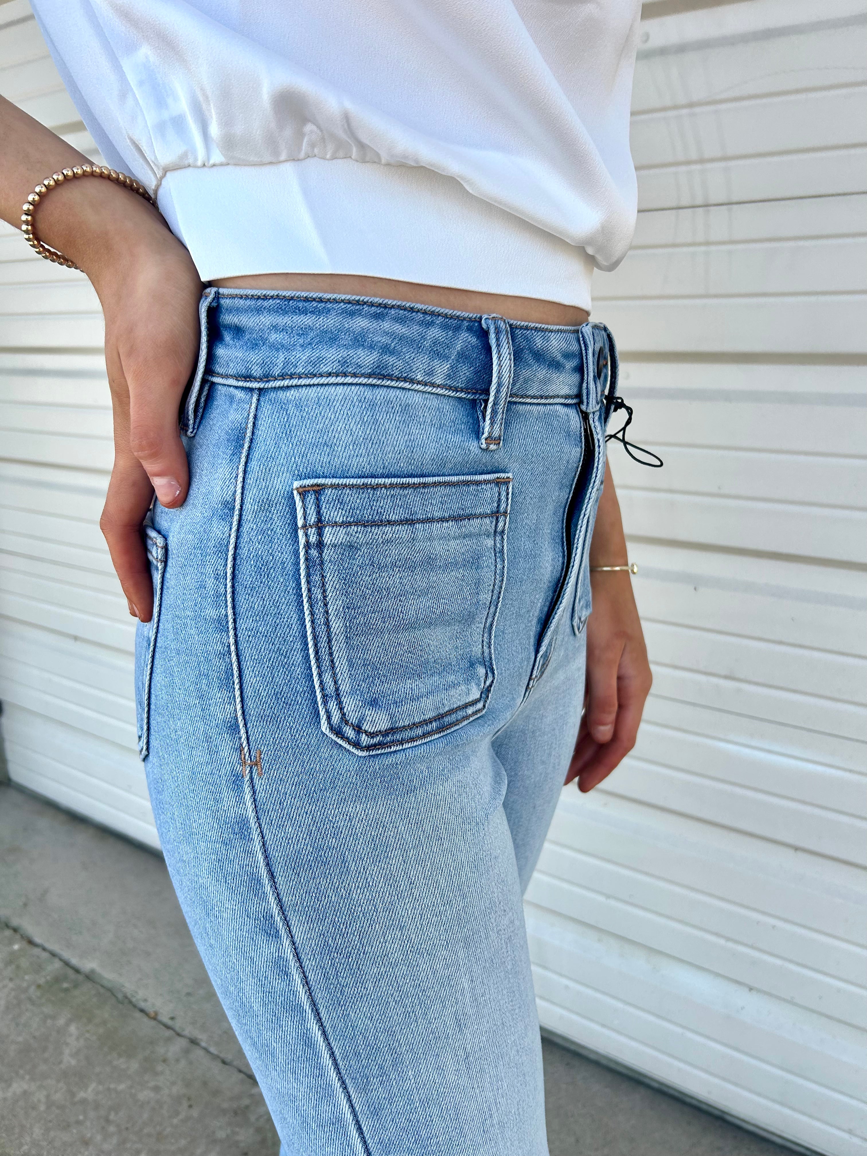 HAPPI CROP FLARE JEANS